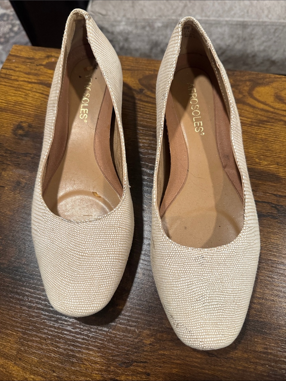 AEROSOLES Cream Textured Wedge Flats